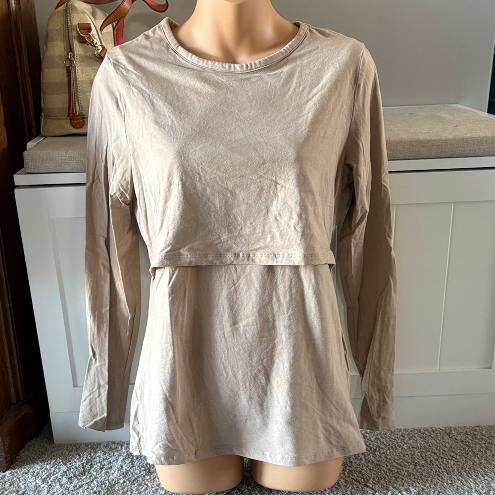 H and M nursing tee